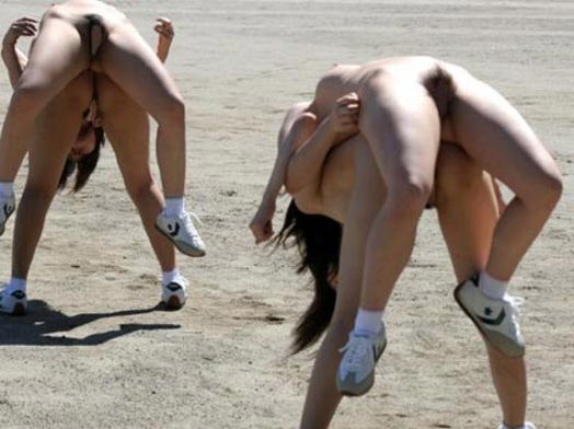 【全裸注意】運動会で裸にされた女子生徒が撮影されるｗｗｗｗｗｗｗｗｗｗｗｗｗｗｗｗｗｗｗｗｗｗｗｗｗｗｗｗ（画像あり）・2枚目