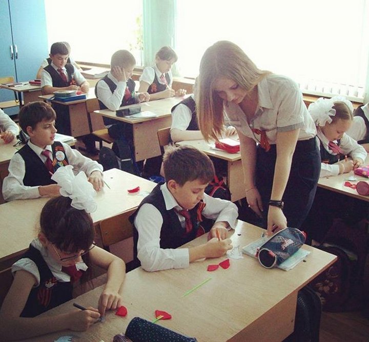 【エロ画像】父親をメロメロにするロシアの女教師マジで恐ロシアｗｗｗｗｗｗｗｗｗｗｗｗｗｗｗｗｗｗｗｗ・10枚目