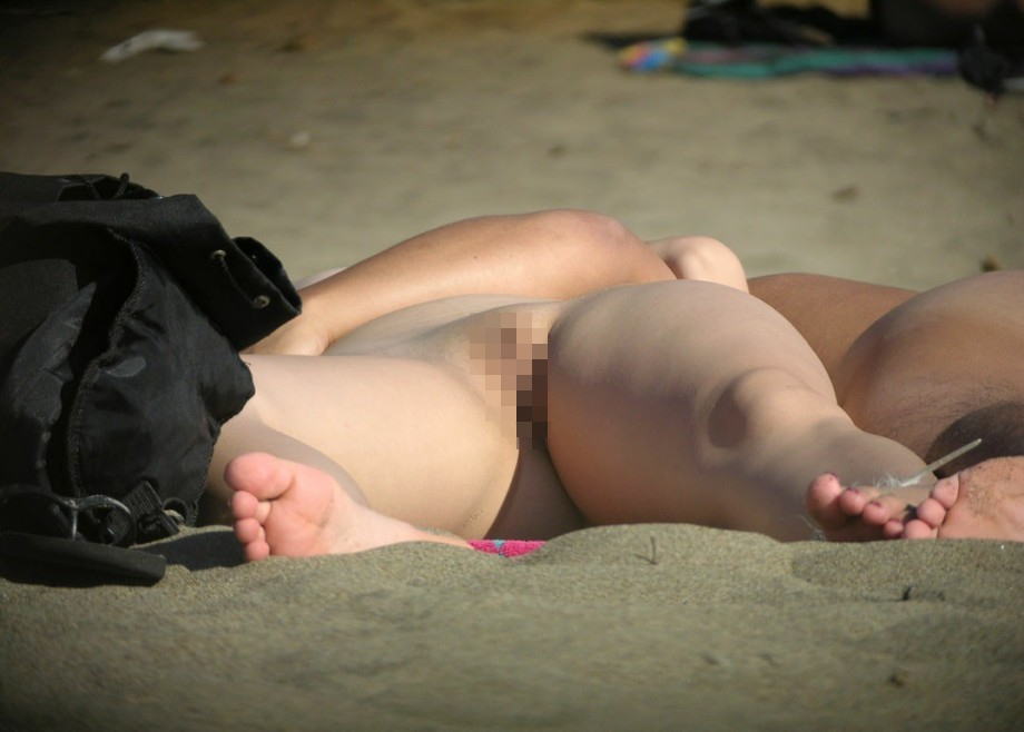 秒殺される自信がある、ヌーディストビーチで女性器を狙った画像集。（画像30枚）・11枚目