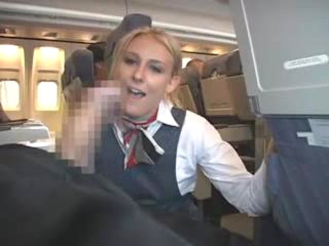 フライト中の飛行機内でセックスしてるヤツ・・・・・(画像あり)・13枚目