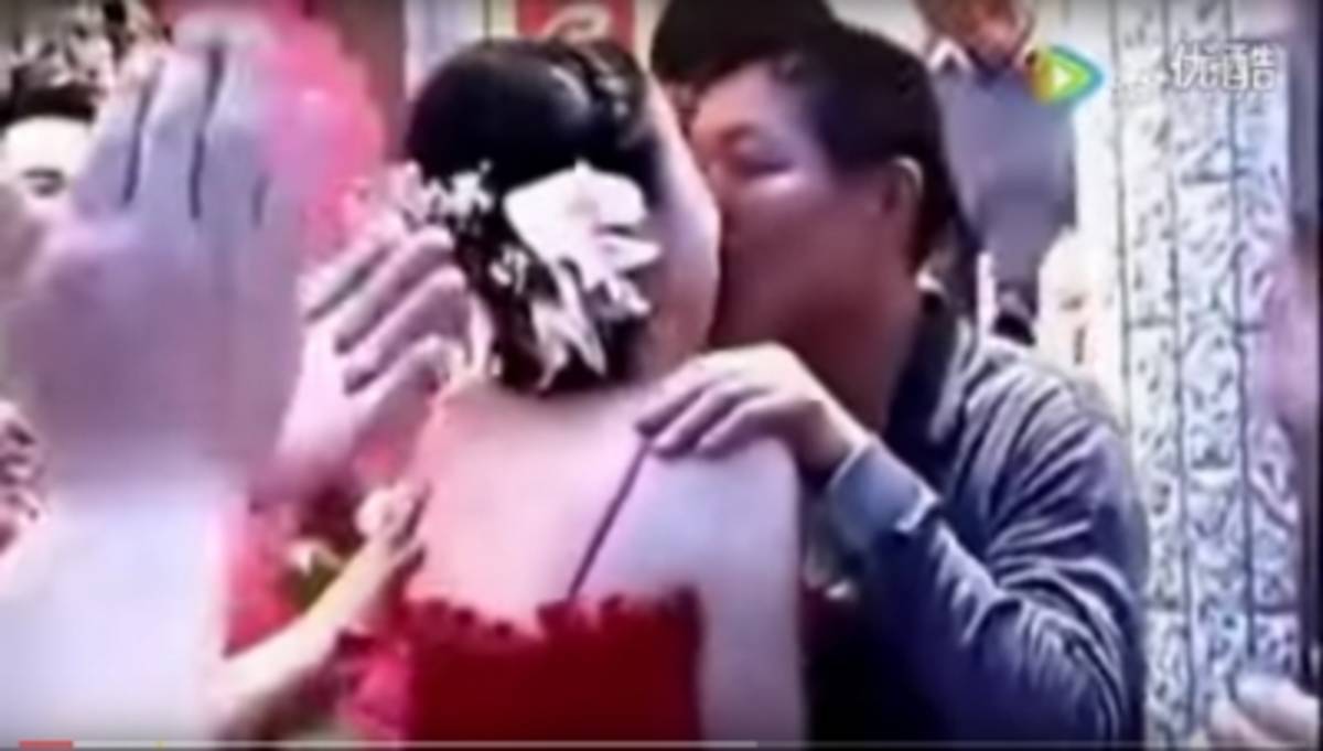 【GIFあり】結婚式で性接待させられる中国の花嫁たち・・・（画像30枚）・23枚目